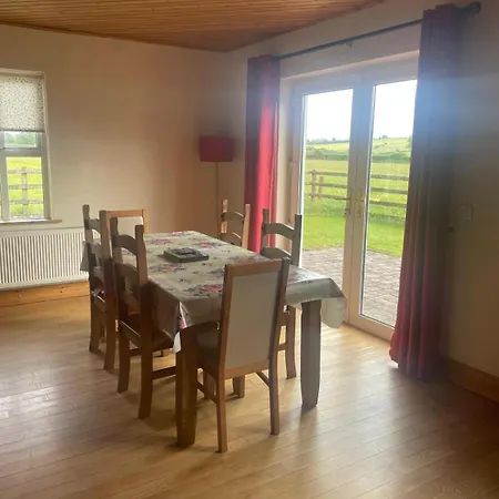 Katy Kellys Countryside Self Catering 罗斯康芒